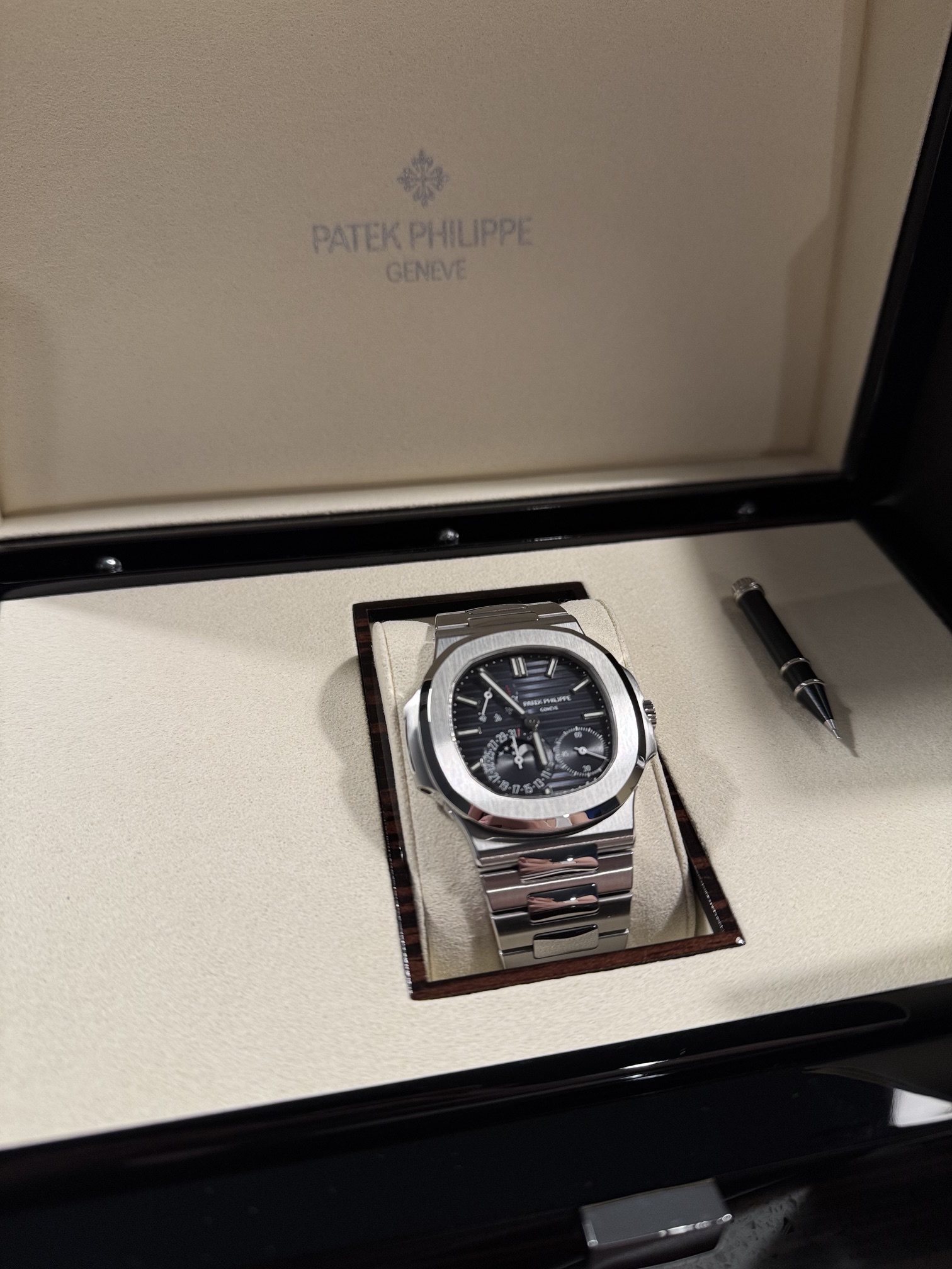 Patek Philippe Nautilus 5712/1A-001