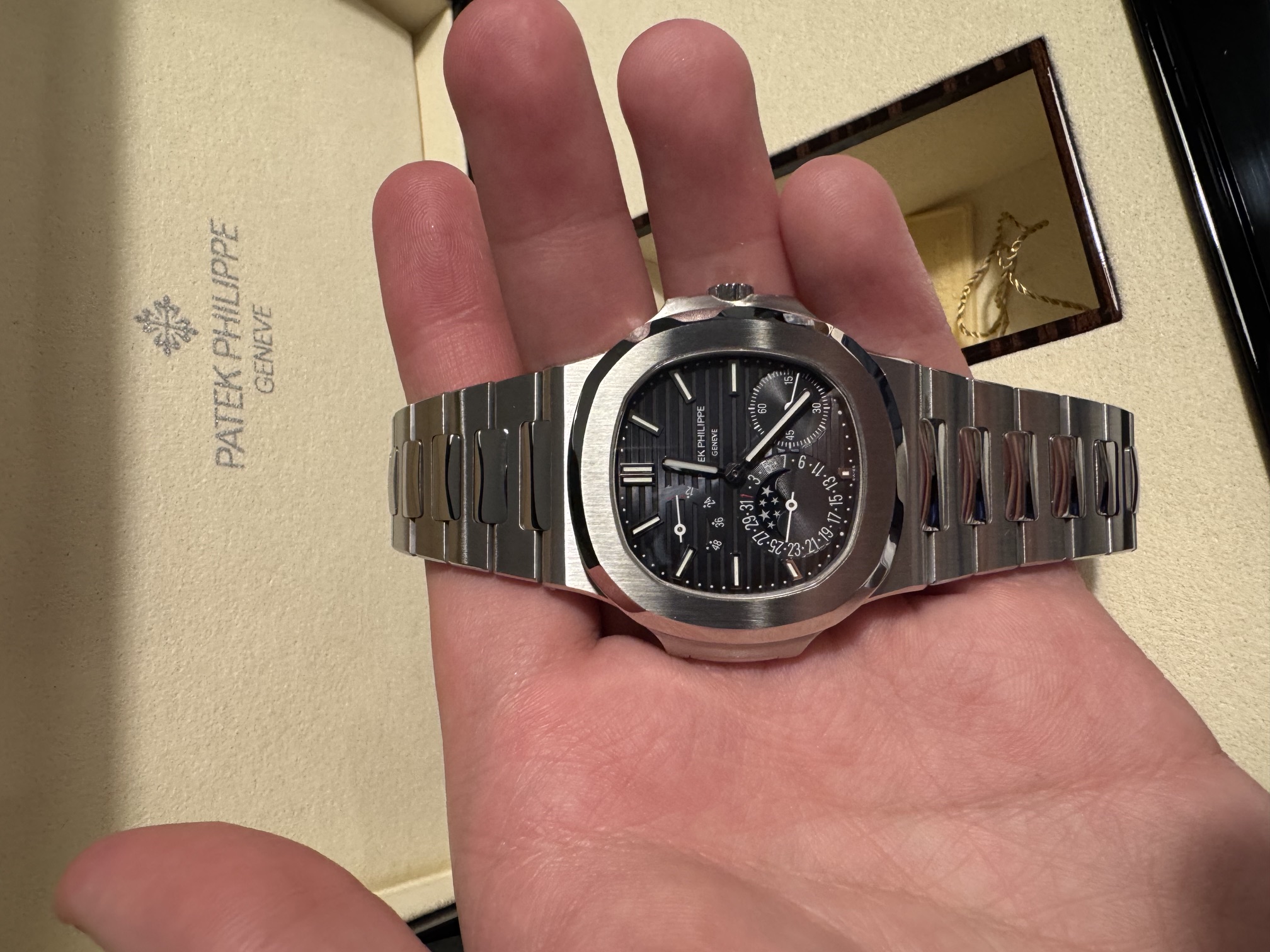 Patek Philippe Nautilus 5712/1A-001
